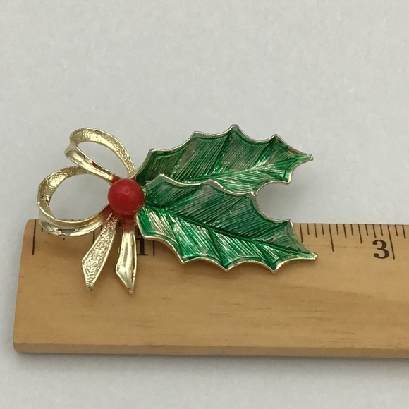 Vintage Signed Gerry's Holiday Holly Winter Brooch Pin - Picture 3 of 13